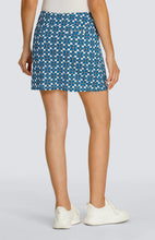 Carregue a imagem no visualizador da galeria,Elithina 17&quot; Skort - Mosaic Blooms
